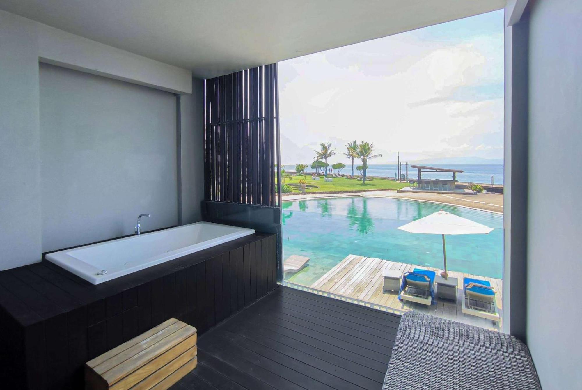 Wyndham Tamansari Jivva Resort Bali Siyut Exterior foto A bathroom at the hotel